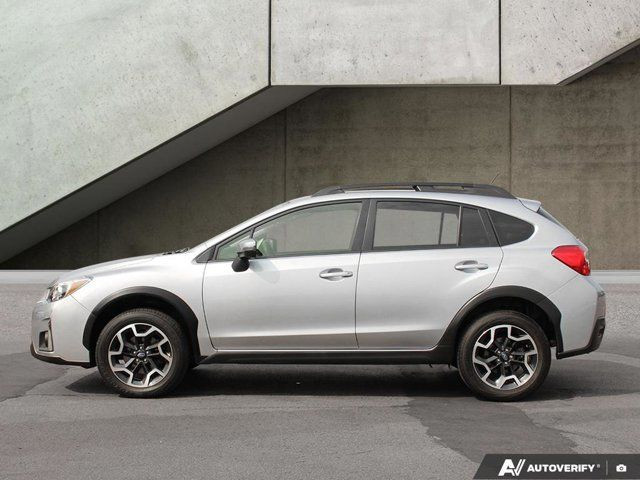 2016 Subaru Crosstrek Limited | LOW KMS | HEATED SEATS in Cars & Trucks in Hamilton - Image 2