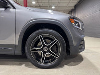 ***7 PASSENGERS***3RD ROW SEATING*** Mountain Grey Exterior On Black Leather/DINAMICA Sport Bucket S... (image 7)