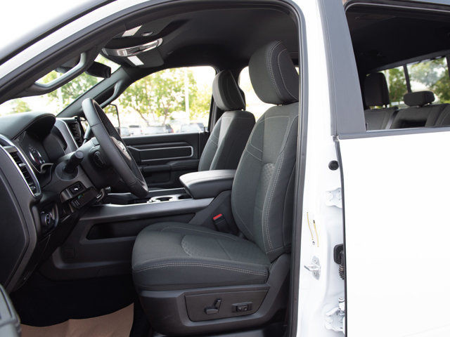 2025 Ram 3500 Big Horn, NEW 8-spd Powerline Transmission in Cars & Trucks in Calgary - Image 2