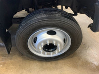 FORD F-550 XL 2014 CUBE 16 PIEDS AVEC ÉLÉVATEUR ARRIERE PORTE DE COTÉ PRET POUR LE TRAVAIL DISPONIBL... (image 2)