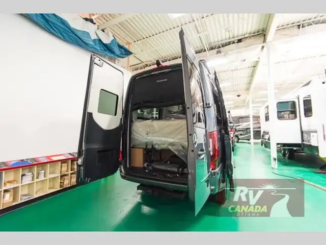2025 Roadtrek ROADTREK SS Agile in RVs & Motorhomes in Ottawa - Image 7