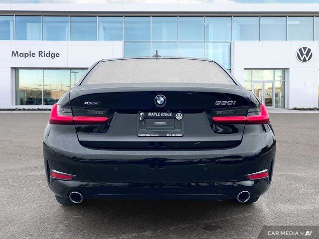 2020 BMW 3 Series 330i xDrive | AWD | Blind Spot | Lane Depart in Cars & Trucks in Tricities/Pitt/Maple - Image 4