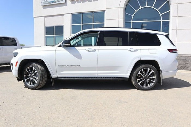 2022 Jeep Grand Cherokee L Overland in Cars & Trucks in Saskatoon