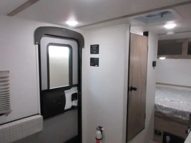 "NEW" 2025 TRAIL BOSS 170RX - $23,999. as low as $45 Weekly in Travel Trailers & Campers in Winnipeg - Image 21