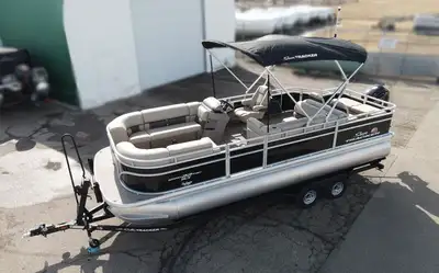 Sport Fish 22 DLX - Best Pontoon Boat $76,995 -$5,000 [SUPER SUMMER SALE] $71,995 or $282 BWKLY *Off...