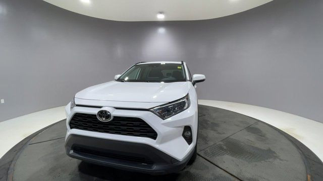 2021 Toyota RAV4 XLE - CLEAN CARFAX in Cars & Trucks in Strathcona County - Image 3