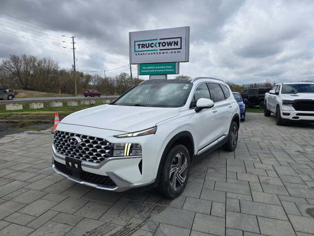2022 Hyundai Santa Fe in Cars & Trucks in Ottawa