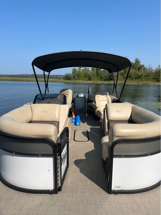 2021 Manitou OASIS 23 RF SHP,VF175XA, TRAILER DEMO in Powerboats & Motorboats in St. Albert - Image 3