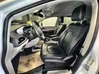 This one owner 2022 Chrysler Pacifica Touring L AWD has the 3.6L V6 engine, a 9 speed automatic tran... (image 6)
