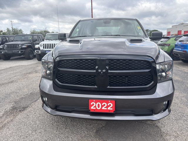 2022 Ram 1500 Classic EXPRESS**CREW**4X4**HEMI**8.4 in Cars & Trucks in Mississauga / Peel Region - Image 2