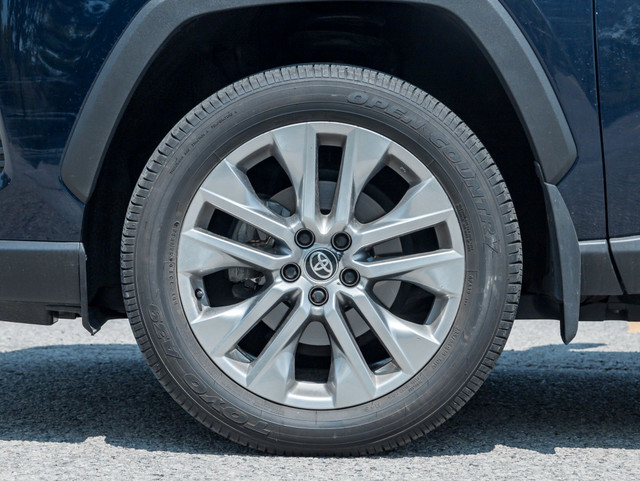 2021 Toyota RAV4 XLE XLE Premium, One Owner, Low Low KMS in Cars & Trucks in Markham / York Region - Image 4
