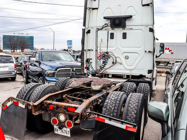 2017 FREIGHTLINER Cascadia Highway Tractor | PW,PL,PM | T/C | CD in Cars & Trucks in Oakville / Halton Region - Image 3