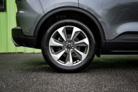 Low Mileage, Leather Seats, Sunroof, Premium Technology Package, Active Park Assist, Class II Traile... (image 5)