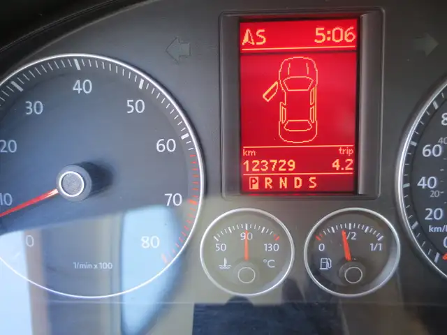 2008 Volkswagen Jetta Comfortline 2.5L w/ Htd Lthr/Sunroof in Cars & Trucks in Edmonton - Image 16