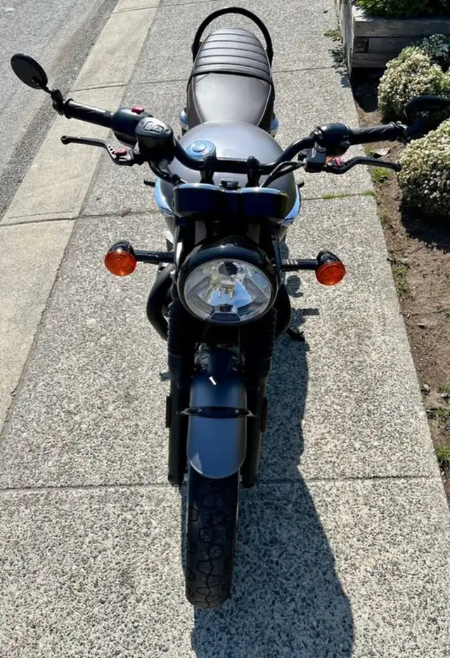 2017 Triumph Bonneville T120 Black Matt Graphite in Street, Cruisers & Choppers in Vancouver - Image 4