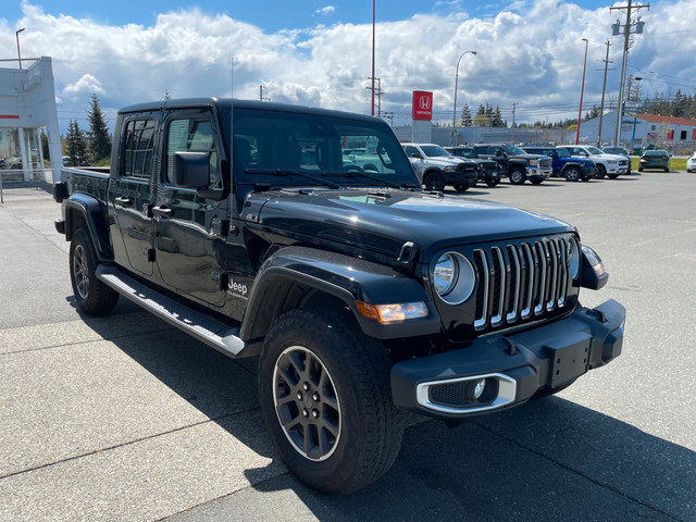  2021 Jeep Gladiator Overland in Cars & Trucks in Campbell River - Image 2