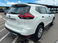 2017 NISSAN ROGUE S | AWD | ONE OWNER | FEATURES INCLUDE: - Hill start assist - Active ride control... (image 4)