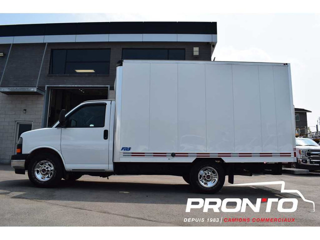 2017 GMC Savana 3500 ** Cube 13 pieds ** V8 4.8L ** Cruise ** in Cars & Trucks in Laval / North Shore - Image 4
