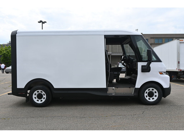2025 Chevrolet BrightDrop 400 - Short term Rental now for $2995/ in Cars & Trucks in City of Montréal - Image 4