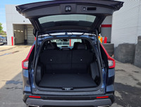The 2026 Honda CR-V Hybrid EX-L is the perfect balance of premium comfort, advanced efficiency, and... (image 5)