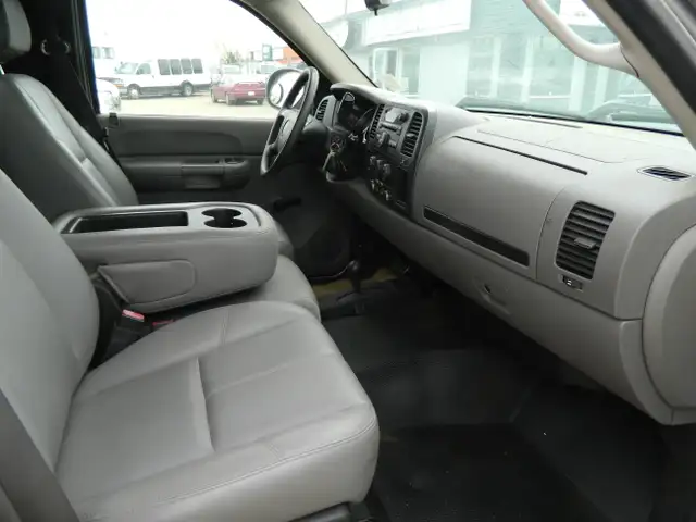 2008 GMC Sierra 3500 SERVICE TRUCK /ONLY 110 000 KMS  dans Autos et camions dans Ville d’Edmonton - Image 7