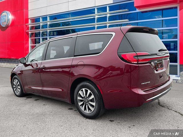 2022 Chrysler Pacifica Hybrid Touring L | Leather | Hybrid in Cars & Trucks in Guelph - Image 4