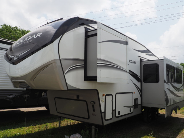 BRAND NEW COUGAR 25RES - below our cost!  in Travel Trailers & Campers in Kitchener / Waterloo - Image 2