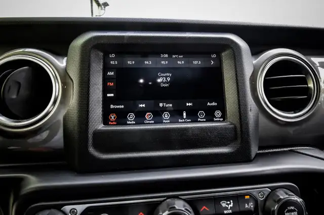2021 Jeep Wrangler Sahara Unlimited • SIDE STEPS • CP/AA• R-V CA in Cars & Trucks in Ottawa - Image 23