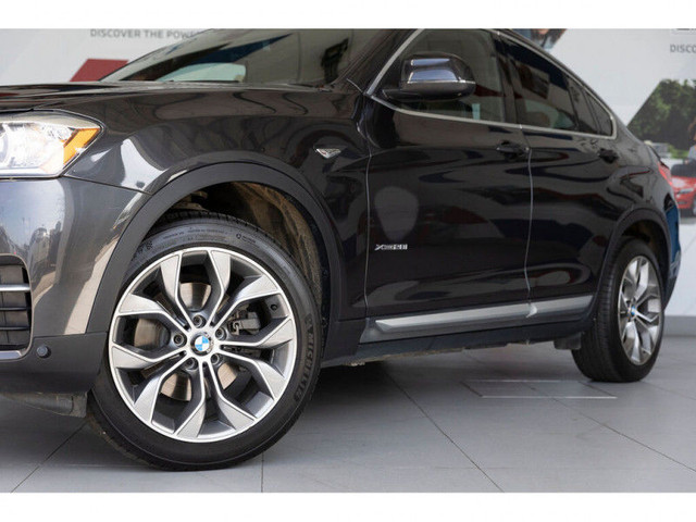 2018 BMW X4 xDrive28i in Cars & Trucks in Vancouver - Image 2