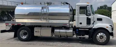NEW 2025 KENWORTH T380 VACUUM SEPTIC, Roll rear axle from 155in. CT to 138in. CT Relocate air tanks...