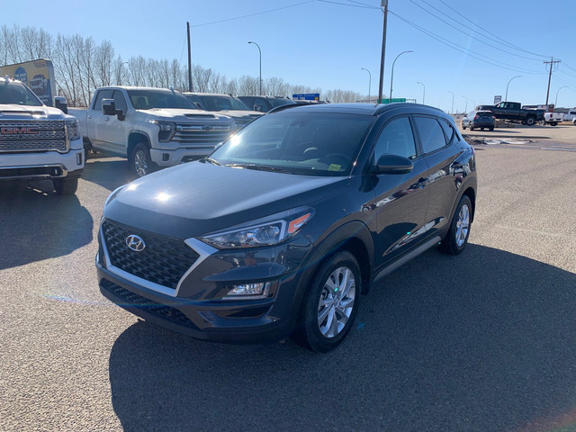 2021 Hyundai Tucson Preferred SUNROOF | LEATHER INTERIOR | RE... in Cars & Trucks in Medicine Hat - Image 3