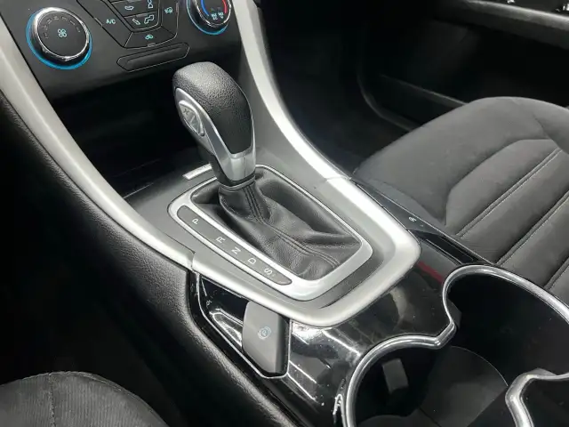 2015 Ford Fusion dans Autos et camions dans Ville d’Edmonton - Image 28