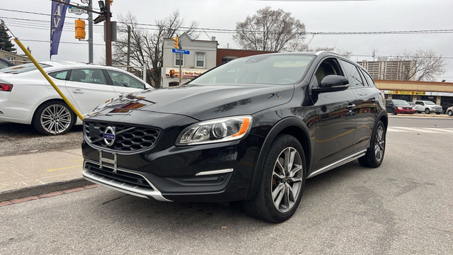 2017 Volvo V60 Cross Country 4dr Wgn T5 AWD in Cars & Trucks in City of Toronto