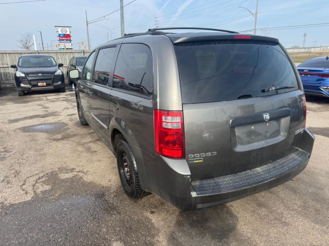 2010 Dodge Grand Caravan SE, MINIVAN, 7 PASSENGER, 3.3L V6, AS I in Cars & Trucks in London - Image 3