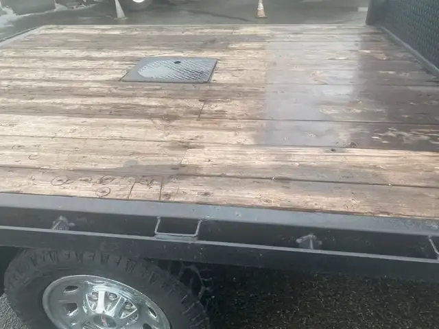 2015 chevrolet Silverado 3500HD 8 Foot Flat Deck 4WD in Heavy Trucks in Richmond - Image 32