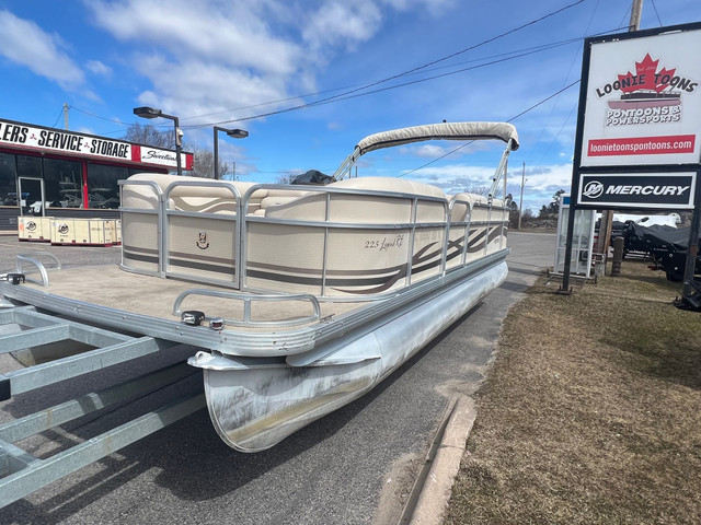 2001 Premier 225 Legend R.E with 2018 Mercury 60 HP CT 4-Stroke in Powerboats & Motorboats in Sault Ste. Marie - Image 4