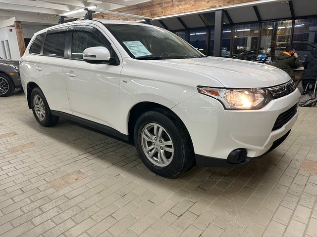  2014 Mitsubishi Outlander SE, 7 PASSAGERS, AWD, BLUETOOTH in Cars & Trucks in Longueuil / South Shore - Image 3