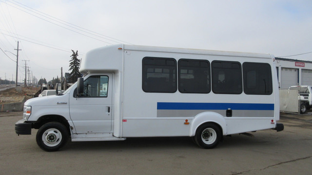 2012 Ford Econoline Commercial Cutaway 13 PASSENGER BUS in Cars & Trucks in Edmonton