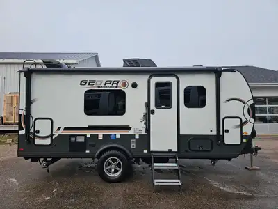 . Vehicle Information Provided by autoTRADER.ca Other Equipment Air Conditioner(Roof), Ceiling Fans/...