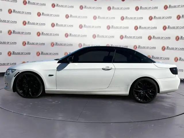 2011 BMW 3 Series Cabriolet 335i in Cars & Trucks in Calgary - Image 3