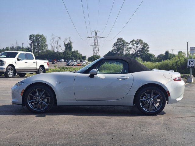 2016 Mazda MX-5 GT Convertible | Auto | Leather | Nav in Cars & Trucks in Guelph - Image 2