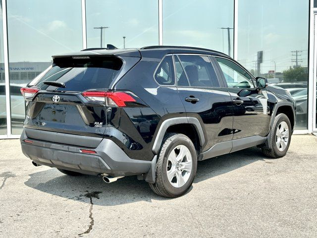 2021 Toyota RAV4 XLE | HEATED FRONT SEATS | HEATED STEERING in Cars & Trucks in Winnipeg - Image 3