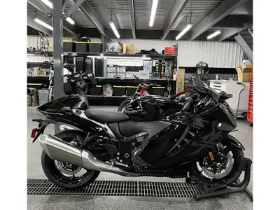 2025 Suzuki HAYABUSA Les photos peuvent être à titre indicatif et sans inscription. Les promotions e...