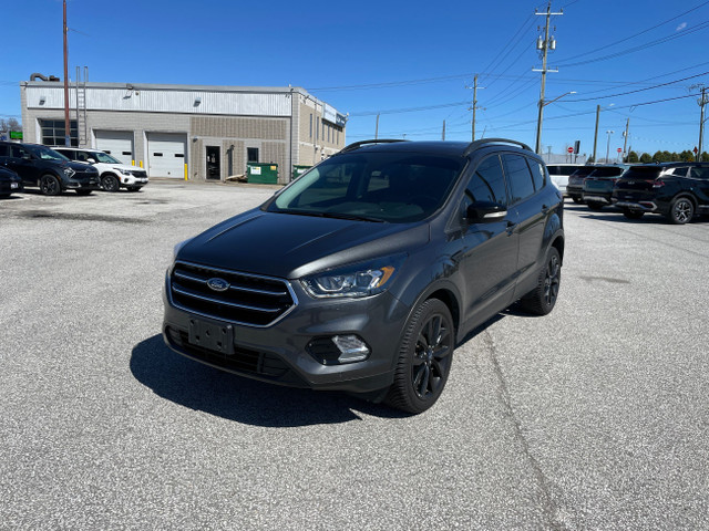 2019 Ford Escape Titanium Nav, sunroof and low Kms! in Cars & Trucks in Sarnia