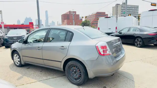 2009 Nissan Sentra 2.062938483712387123