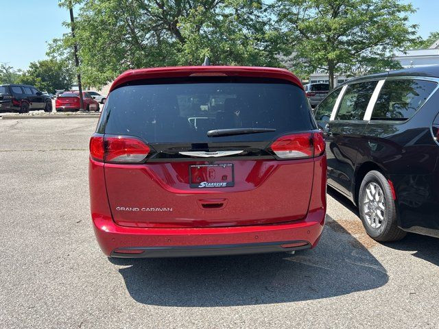 2025 Chrysler Voyager LX in Cars & Trucks in City of Toronto - Image 4