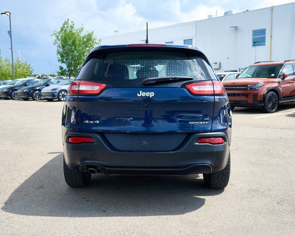 2018 Jeep Cherokee Sport | 4wd | Backup Cam | Heated Seats and in Cars & Trucks in Edmonton - Image 4