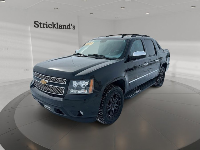 2013 CHEVROLET BLACK DIAMOND AVALANCHE LTZ in Cars & Trucks in Stratford