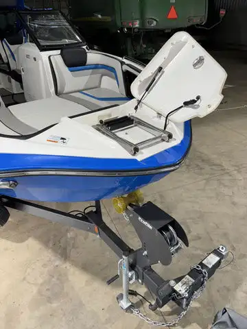 2019 Yamaha 242 XE in Powerboats & Motorboats in London - Image 8