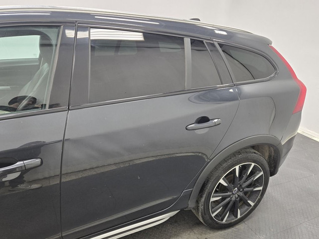 2018 Volvo V60 Cross Country T5 PREMIER, CUIR, VOLANT CHAUFFANT, in Cars & Trucks in Longueuil / South Shore - Image 4